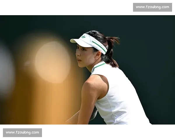 温网激战！王欣瑜强势晋级，下轮 CCTV5 直播，一起为中国金花助威！